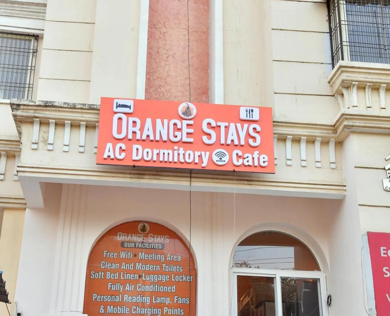 Orange Stays Benares 3*,